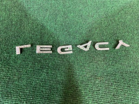 Emblema LEGACY SUBARU LEGACY OEM 93073AG000 BP5 2008 SILVER C6Z