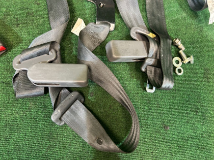 Cinturones de seguridad traseros MAZDA BONGO OEM 88842HA202 88843HA202 SK22M 2015