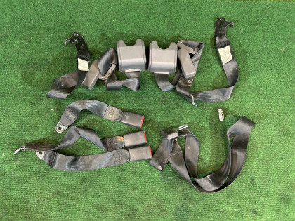 リアシートベルト MAZDA BONGO OEM 88842HA202 88843HA202 SK22M 2015