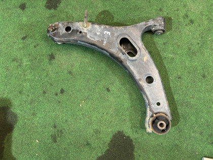 右フロントロアアーム SUBARU OUTBACK OEM 20202AJ000 20204AJ010 BRF 2010 EZ36 AT