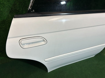 Porta traseira direita SUBARU LEGACY OEM 61400AC300 61400AC320 BG5 1998 White 51E