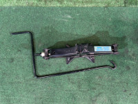 Jack SUBARU LEGACY OEM 97030FA070 BG5 1998