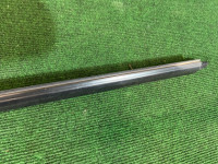 右サイドウインドウモール SUBARU LEGACY OEM 91012AC000 91013AC000 91011AC100 BG5 1998 White 51E