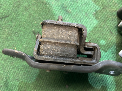 エンジンマウント SUBARU LEGACY OEM 41031FA090 41022FA000 BG5 1998 EJ20D MT5
