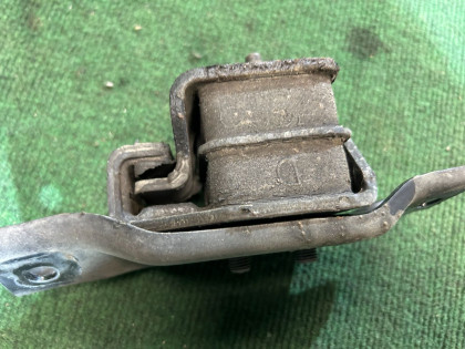 エンジンマウント SUBARU LEGACY OEM 41031FA090 41022FA000 BG5 1998 EJ20D MT5