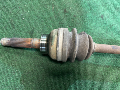 Palier trasero SUBARU LEGACY OEM 28021AC121 28021AC111 BG5 1998 EJ20D MT5
