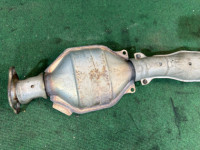 ท่อไอเสียท่อนกลาง SUBARU LEGACY OEM 44200AC030 BG5 1998 EJ20D MT5