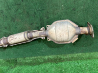 ท่อไอเสียท่อนกลาง SUBARU LEGACY OEM 44200AC030 BG5 1998 EJ20D MT5