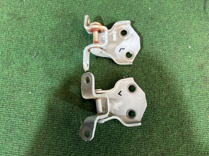 Bisagras de la puerta delantera derecha 61220AC000 61220AC010 SUBARU LEGACY