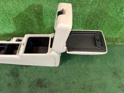 ช่องเก็บของและที่วางแขน Высокий SUBARU LEGACY OEM 92111AG000JC BLE BPE BP5 BL5 BL9 BP9 2003 BLACK 32J