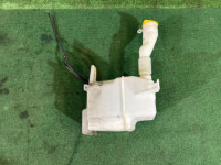 Depósito do lava-vidros SUBARU LEGACY OEM 86631AG000, 86611AG010, 86611AG000, 86611AG000 BLE BPE BP5 BL5 BL9 BP9 2003 EZ30