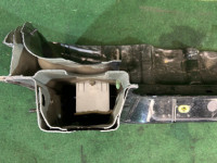 Estribo metálico izquierdo SUBARU LEGACY OEM 51415AG0109P BLE 2004 BLACK 32J