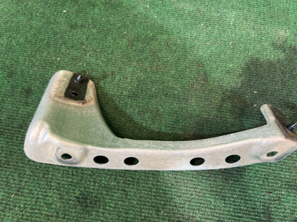 Suporte direito do para-choques traseiro SUBARU LEGACY OEM 57707AG360 BLE 2004 BLACK 32J