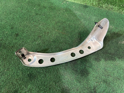 Suporte direito do para-choques traseiro SUBARU LEGACY OEM 57707AG360 BLE 2004 BLACK 32J