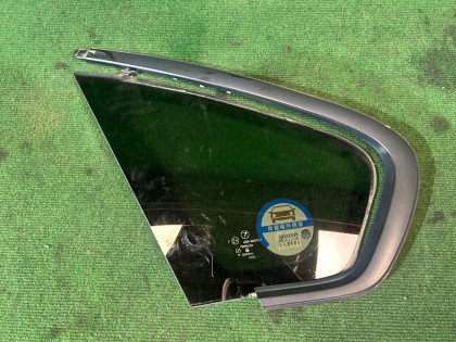 Vidro lateral fixo esquerdo 65249AG031 SUBARU LEGACY