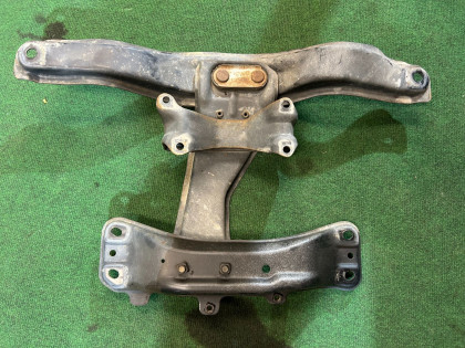 Travessa da caixa manual SUBARU LEGACY OEM 41011AE020 41011AE100 41011FE050 BL5 BP5 BLE BL9 BP9 BPE 2004 EJ20Y MT5