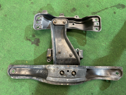 Travessa da caixa manual 41011AE020 41011AE100 41011FE050 SUBARU LEGACY