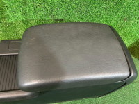 Бардачок подлокотник SUBARU LEGACY OEM 92111AG000JC BL5 BP5 BLE BL9 BP9 BPE 2004 BLUE 35J