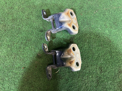 Dobradiças da porta dianteira esquerda 60070AG0009P 60070AG0109P SUBARU LEGACY