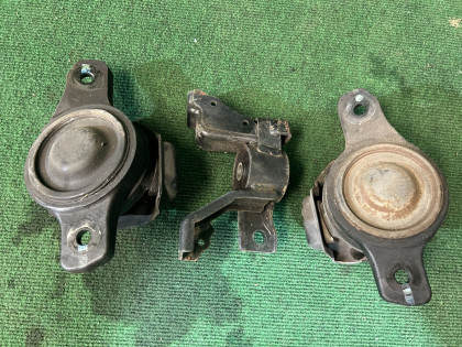 Engine mounts 41022AG110, 41022AG120, 41020AG020 SUBARU LEGACY