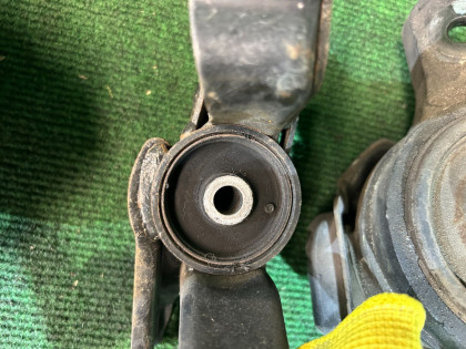发动机支座 SUBARU LEGACY OEM 41022AG110, 41022AG120, 41020AG020 BL5 BP5 BLE BL9 BP9 BPE 2004 EJ20Y MT5