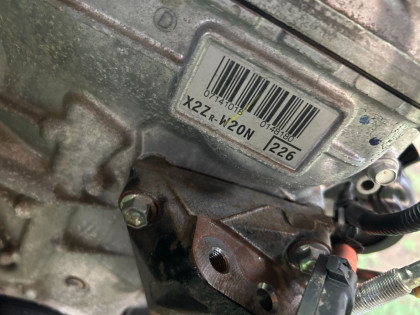 エンジン 2ZRFXE TOYOTA PRIUS OEM 19000-37470 19000-37472 ZVW30 2013 2ZRFXE AT