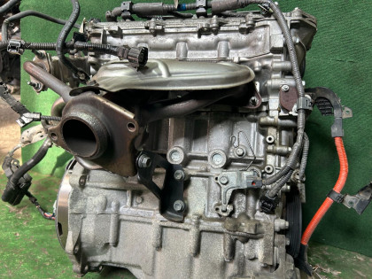 エンジン 2ZRFXE TOYOTA PRIUS OEM 19000-37470 19000-37472 ZVW30 2013 2ZRFXE AT