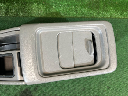 手套箱与扶手 SUBARU FORESTER OEM 92060FC040ND SF5 1998 SILVER 792