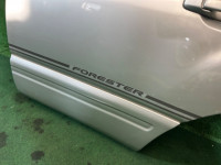 Porta traseira esquerda SUBARU FORESTER OEM 61401FC013 SF5 1998 SILVER 792