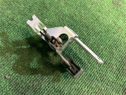 給油口オープナー SUBARU FORESTER OEM 57340FC000 SF5 1998 SILVER 792
