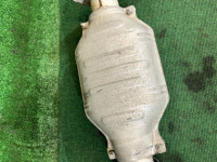 Tramo central del escape катализатор SUBARU FORESTER OEM 44200FA160 SF5 1998 EJ205 AT