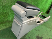 ช่องเก็บของและที่วางแขน SUBARU FORESTER OEM 92113FE100ND SG5 2007 BLACK 32J