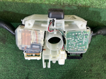 コンビネーションスイッチ SUBARU FORESTER OEM 83111SA090 SG5 2007 EJ205 AT