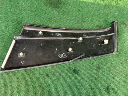 Moldura del cristal derecha SUBARU FORESTER OEM 65240SA160VW SG5 2007 BLACK 32J