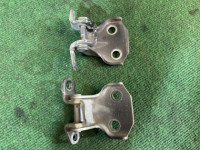 Left front door hinges 61220FA000 SUBARU FORESTER