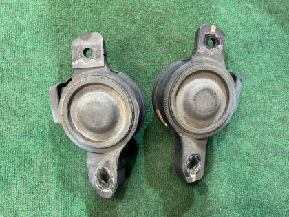 ยางแท่นเครื่อง 41022SA010 41022AE011 SUBARU FORESTER
