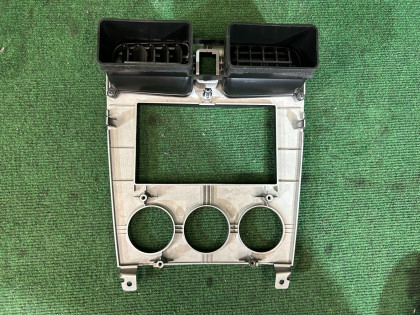 Radio trim bezel черная SUBARU FORESTER OEM 66060SA200 SG5 2007 BLACK 32J