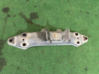 คานรองเกียร์ 41011AG010 41022AE120 SUBARU OUTBACK