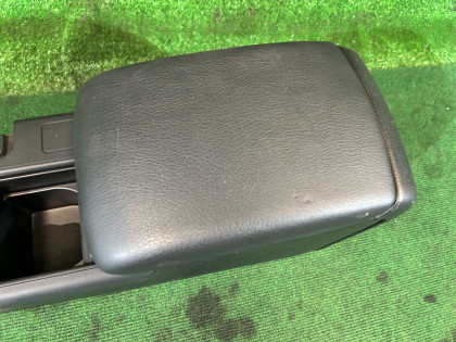 Porta-luvas e apoio de braço SUBARU OUTBACK OEM 92111AG200JC BP9 2006 GOLD 39J