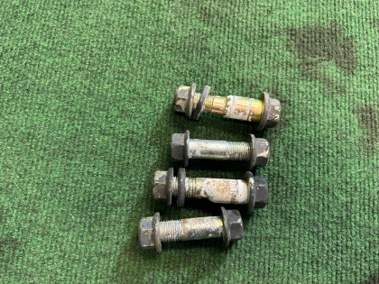 Tornillos de caída delanteros SUBARU OUTBACK OEM 20540AA090 20540AA100 BP9 2006 EJ253 AT