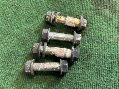 น็อตปรับศูนย์ล้อหน้า 20540AA090 20540AA100 SUBARU OUTBACK