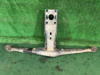 Apoio do diferencial SUBARU FORESTER OEM 41310SA001 SG5 2007 EJ205 AT