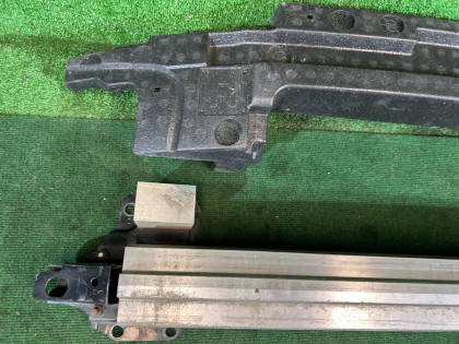 フロントバンパーレインフォースメント SUBARU FORESTER OEM 57712SA240 57705SA060 SG5 2007