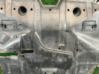 Proteção do motor SUBARU FORESTER OEM 56410SA090 SG5 2007 BLACK 32J