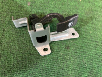 Puxador da tampa do depósito SUBARU FORESTER OEM 57340FC000 SG5 2007 BLACK 32J
