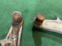 Brazos de suspensión delanteros аллюминий SUBARU FORESTER OEM 20202SA120 20202SA051 SG5 2007 EJ205 AT