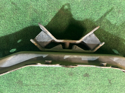 变速箱横梁 SUBARU LANCASTER OEM 41022AE120 41011AE000 BH9 2001 EJ254 AT