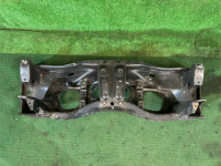Travesaño delantero 20101AE023 SUBARU LANCASTER