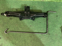 แม่แรง высокий SUBARU LANCASTER OEM 97030AC061 BH9 2001
