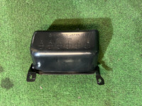 Hueco portaobjetos bajo la radio SUBARU LANCASTER OEM 66128AE000 BH9 2001 GREEN 1U7